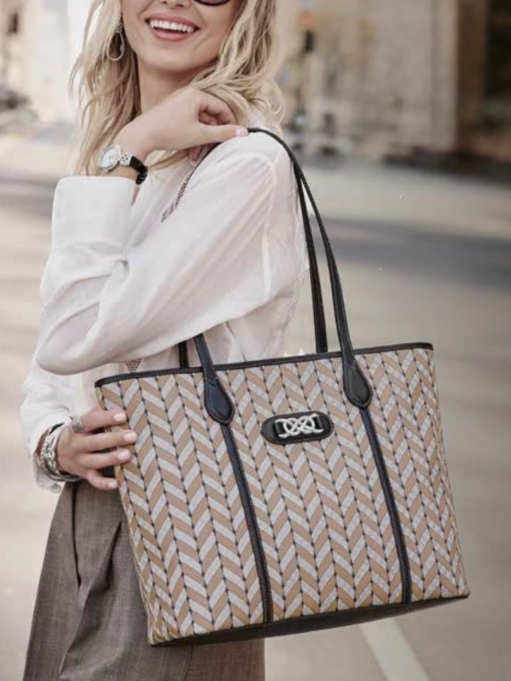 Gorgeous Brighton Roomey Tote Interlok Herringbone Woven Knot Charm Handbag